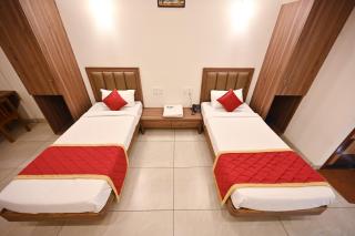 Hotel Rays Inn Boarding and Lodging - Guruvayanakere - 7
