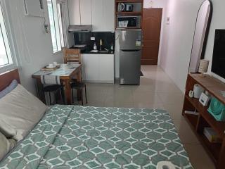 Avery Condo Suite at the Beacon Makati - Manila - 9