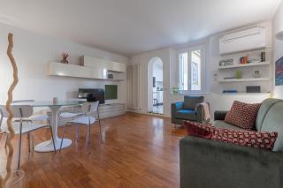 Saragozza Modern Apartment - 0