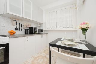 Unique Apartment in Gdynia by Noclegi Renters - Gdynia - 3