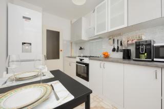 Unique Apartment in Gdynia by Noclegi Renters - Gdynia - 2