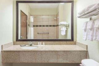 Baymont by Wyndham Tyler - Tyler - 4