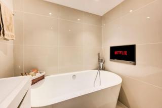 Luxury 1 Bed Apartment with Private Terrace & Parking - Heart of Wanstead Village - Londra - 4