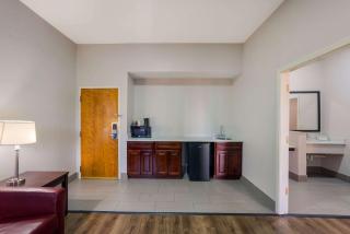 Rodeway Inn - Brandon - 1