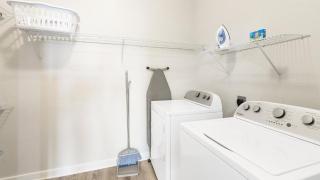 Landing Modern Apartment with Amazing Amenities (ID8783X97) - Jacksonville - 1