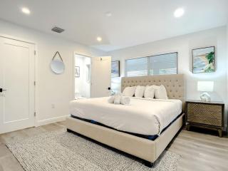 Luxe 6 Bed Heated Pool Villa I 5 min to Beach I BBQ - Fort Lauderdale - 7