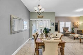 4 Bedrooms - 3 Bathrooms - Storey Lake 4827 Ct - Orlando - 9