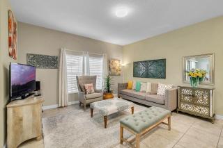 4 Bedrooms - 3 Bathrooms - Storey Lake 4827 Ct - Orlando - 6
