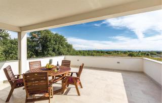 Beautiful Home In Liznjan With Kitchen - Ližnjan - 3