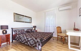 Beautiful Home In Liznjan With Kitchen - Ližnjan - 2