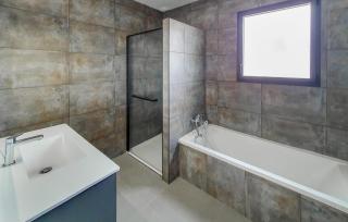 4 Bedroom Stunning Home In Mercuer - Mercuer - 9