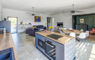 4 Bedroom Stunning Home In Mercuer - Mercuer - 3