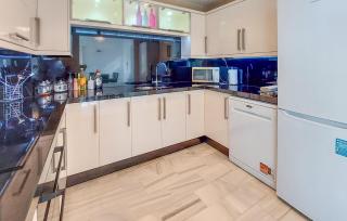 Gorgeous Apartment In Calahonda - Sitio de Calahonda - 5
