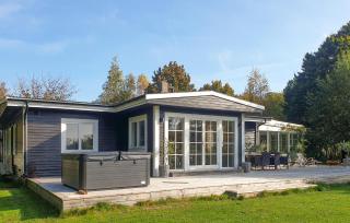 Stunning Home In Hjärnarp With Jacuzzi - Hjärnarp - 2