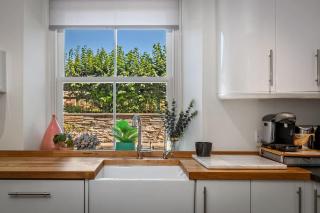 Luxury three bedroom coastal cottage - 3