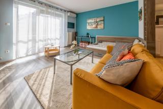 Weiner Apartment with balcony - Budapest - 0