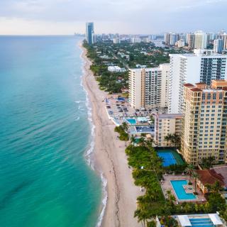 Walk to the beach, Studio, with Pool and FREE Parking - Hallandale Beach - 4