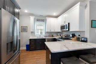 232 W Pine Ave 4 Beds, 2 Baths - 5