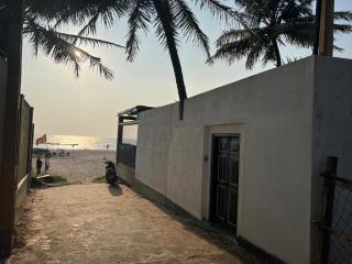 Beachfront Villa - Sleeps up to 4 & Pets Allowed - 5