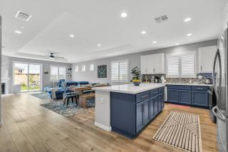 Modern-fully Loaded-ev Charger-big Yard-10 Min Dt - West Sacramento - 9