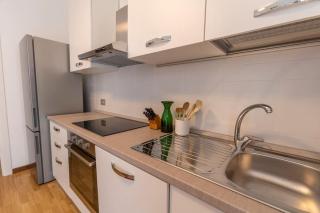 Affaccio sul verde con WiFi & A/C - 9