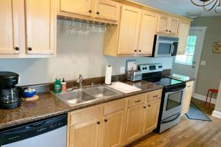 Hangout House play, work, and visit - 3