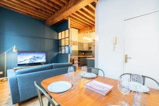 Old Lille apartment with cachet parking - 7