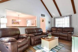 Peaceful Yarmouth home with thoughtful touches - 2