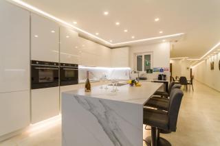 Well located top Modern Apt Aquamarine Q - Happy Rentals - St Paul's Bay - 2
