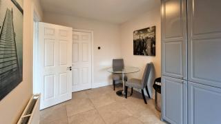 2 minute walk to LUAS (tram) - Dublin - 5