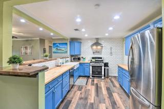 Galveston Group Getaway with Private Yard and Fire Pit - 4