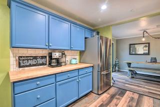 Galveston Group Getaway with Private Yard and Fire Pit - Galveston - 2