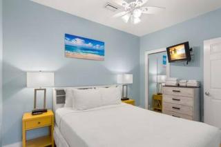 Poolside Retreat - Key West - 4