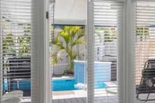 Poolside Retreat - Key West - 8