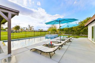 Your Stylish Getaway to Desert Fun and Relaxation - Indio - 0