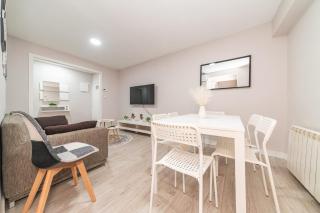 Elegant 6 pax apartment in Plaza Eliptica - SM17 - Madrid - 9