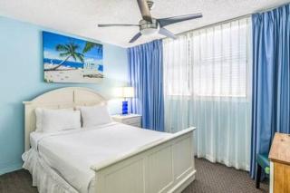 The Trinidad -Pool & Parking - Key West - 4