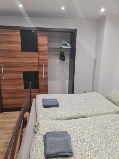Dom pri rieke s parkovaním - Žilina - 4