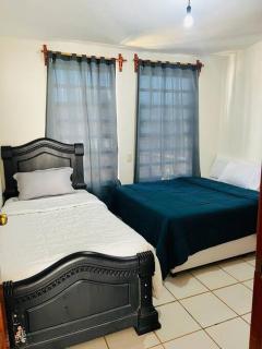 Bonita casa en el centro con cochera. - 8