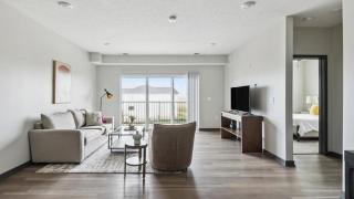 Landing Modern Apartment with Amazing Amenities (ID8800X61) - 0