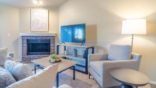Landing Modern Apartment with Amazing Amenities (ID8472X99) - 0