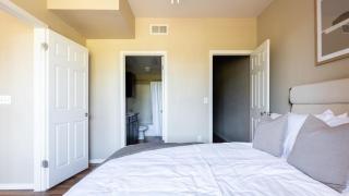 Landing Modern Apartment with Amazing Amenities (ID8157X96) - 3