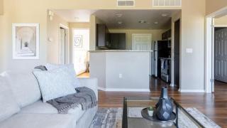 Landing Modern Apartment with Amazing Amenities (ID8157X96) - 2