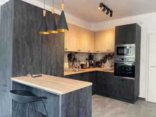 3 BR Apt, Spacious, Near South Park - Sofia - 0