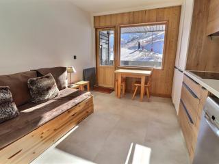 Studio rénové au pied des pistes, exposé sud avec balcon et Wi-Fi, proche commerces et ESF - FR-1-182-167 - Méribel - 0