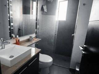 Electricidad, Seguridad 24-7 Moderno, Cama King, Cerca del Metro - Quito - 7