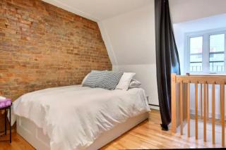 Golden Cross // Typical old Quebec appartement - 4