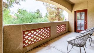 Landing Modern Apartment with Amazing Amenities (ID3022X48) - 1