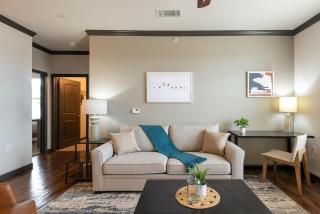 Landing Modern Apartment with Amazing Amenities (ID7109) - 0