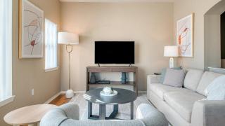 Landing Modern Apartment with Amazing Amenities (ID7433X4) - 0